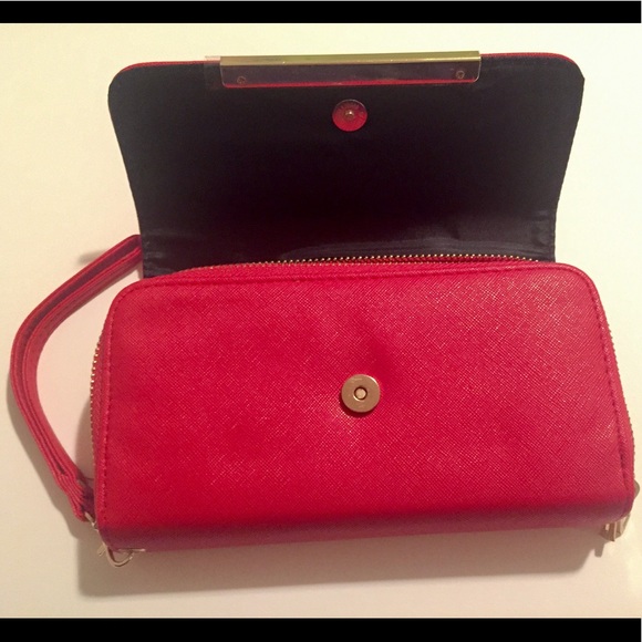 Red Wristlet/Wallet - Picture 2 of 6